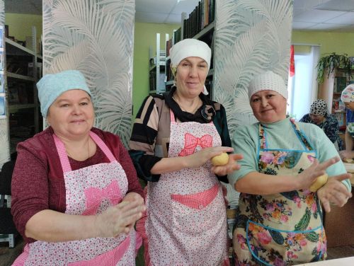 В Большое Тябердино женщины приготовили домашнюю лапшу для участников СВО