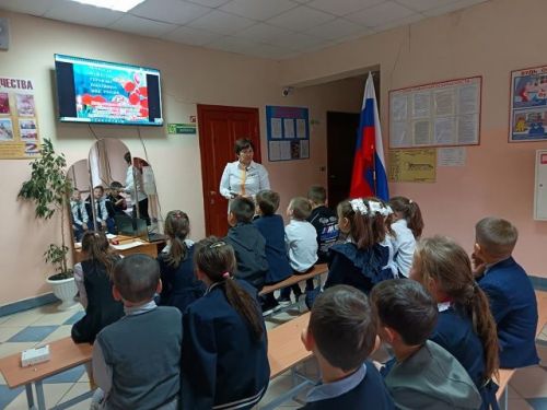 Яңа Илек мәктәбендә батырлык дәресе үткәрелгән