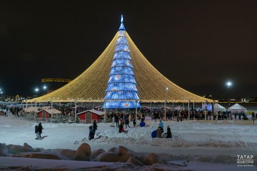 Гаилә үзәге янындагы Яңа ел чыршысы кайчан ачылачак?