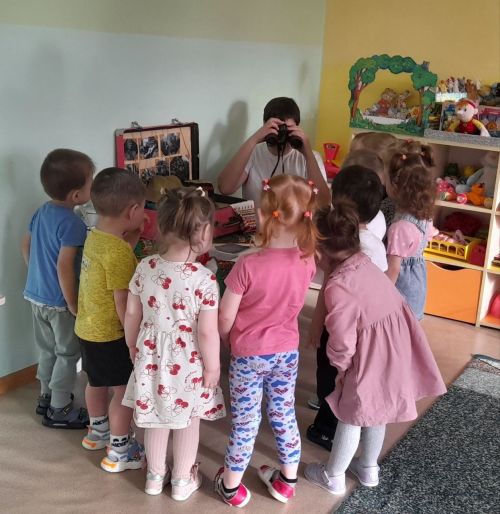 Мамадыштан тәрбияче Римма Кузнецова балалар белән батырлык турында әңгәмә уздырган