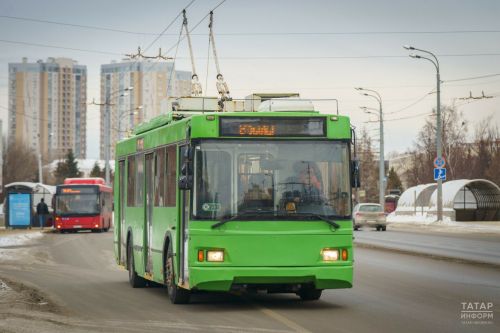 Казанда Җиңүнең 80 еллыгына багышланган символика белән бизәлгән җәмәгать транспорты йөри башлады