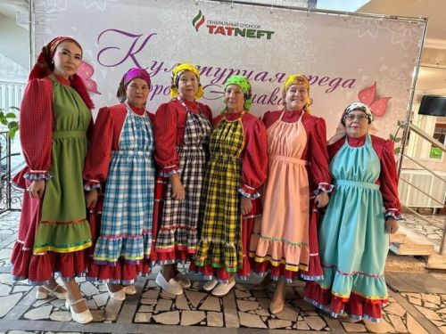 Азнакайда керәшен ансамбле «Аяз» эшли