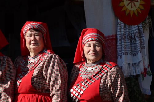 Керәшеннәр яратып кулланган тукымалар: сарпинка, манчистер, әдрәс