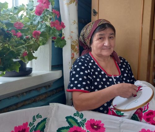 Колбагыштан Валентина Воробьева: «Ирем кызурак холыклы, мин – сабыр. Ә бу тормыш иткәндә бик кирәк»