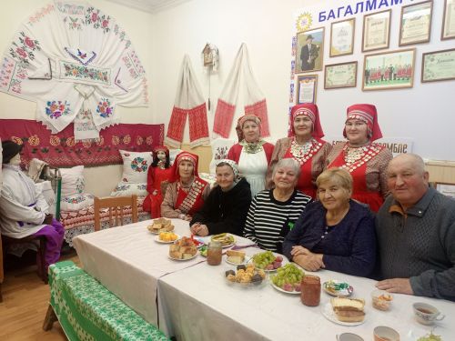 Чистайда өлкән яшьтәге карендәшләребезне җыйганнар