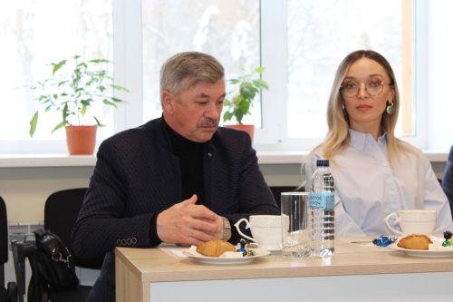 «Барысы да безнең игътибар үзәгендә»: Зәйдә хәрбиләр белән очраштылар
