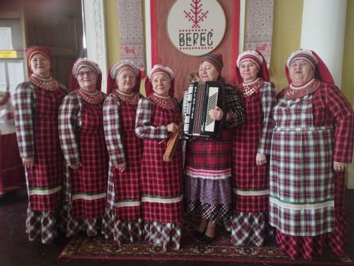 Кассельнең «Надежда» халык фольклор ансамбле II дәрәҗә лауреат булган