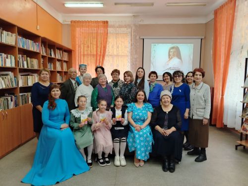 Лениногорск шәһәрендә җырчы, шагыйрә Людмила Аланлы белән очрашу узган