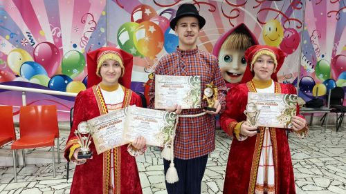 Мәләкәс балалары «Яшә, чишмә!» фольклор конкурсында катнаштылар