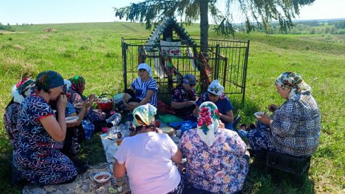 Үрилеләр  290 ел элек төзелгән чиркәү урынына барганнар