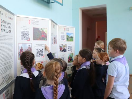 «Живая связь поколений: в Граховском районе открылась выставка о культуре кряшенов