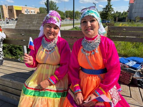 Карендәшләр «Россия көненә — милли киемнән» акциясенә кушылды