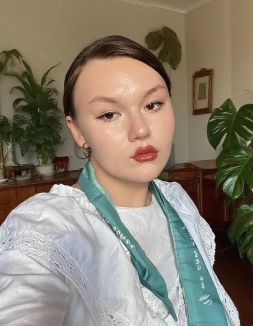 Анжела Чуктиева: “Үткән буын хыялындагы тормыш белән яшибез, үзебезне чикләргә яратмыйбыз”