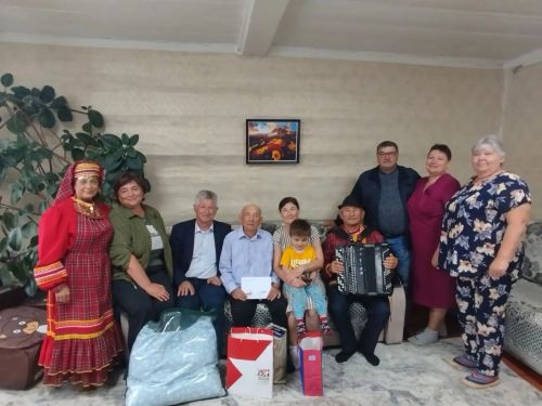Ксенофонт Антонов туган авылы турында мәгълүматларны бөртекләп җыйган