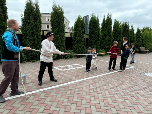 «Бердәмлекнең серле ачкычы»: Җәкәү йортында балалар өчен күңелле бәйрәм узды