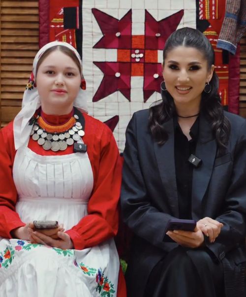 Җырчы Алина Давыдова Иске Тәрбиткә генә хас сүзләр белән таныштырды