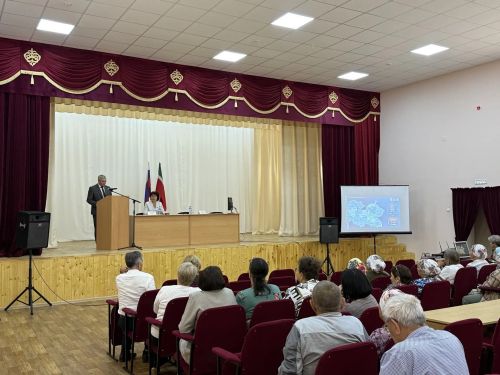 Түбән Биштә районы башлыгы урынбасары Петр Уразайкин җирлектә яшәүчеләр белән очрашты