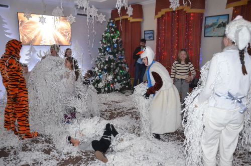 Балалар өчен Яңа ел бәйрәменнән фоторепортаж