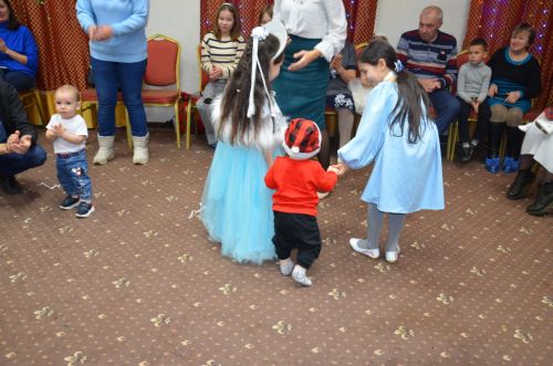 Балалар өчен Яңа ел бәйрәменнән фоторепортаж