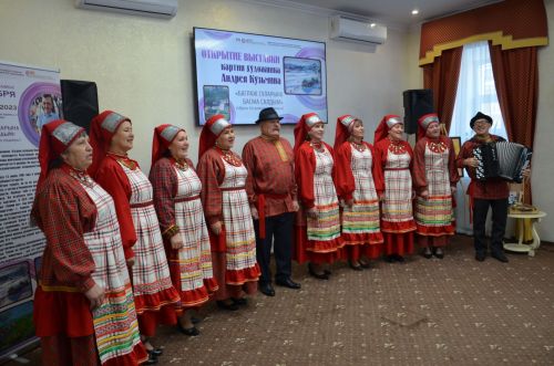 Андрей Кузьминның картиналар күргәзмәсеннән фоторепортаж