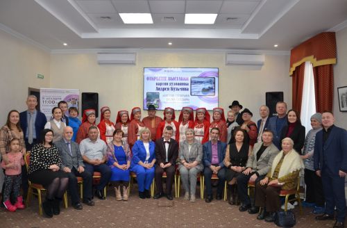 Андрей Кузьминның картиналар күргәзмәсеннән фоторепортаж