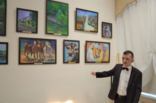 Андрей Кузьминның картиналар күргәзмәсеннән фоторепортаж