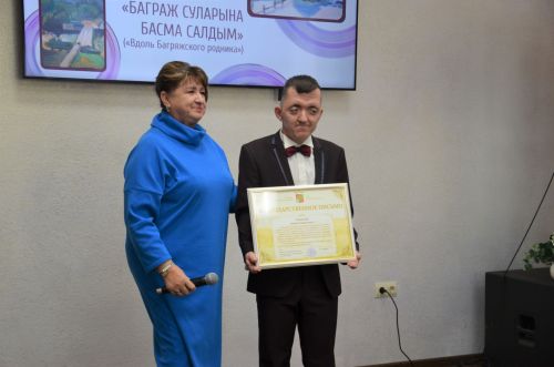 Андрей Кузьминның картиналар күргәзмәсеннән фоторепортаж