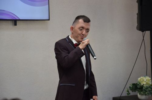 Андрей Кузьминның картиналар күргәзмәсеннән фоторепортаж