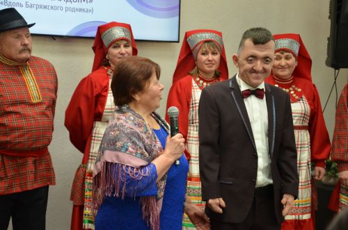 Андрей Кузьминның картиналар күргәзмәсеннән фоторепортаж