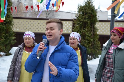 Май чабу бәйрәменнән фоторепортаж