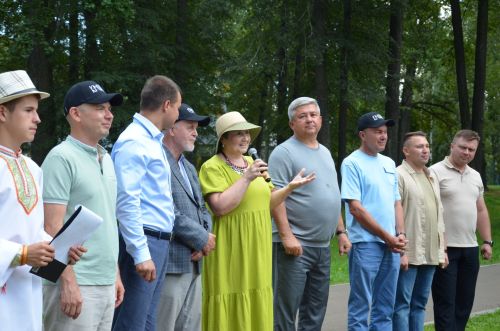 «Айбагыр» этносменасын ябу тантанасыннан фоторепортаж