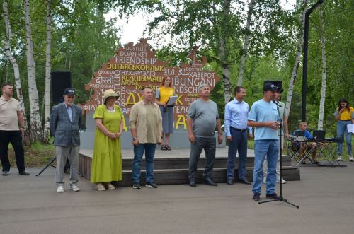 «Айбагыр» этносменасын ябу тантанасыннан фоторепортаж