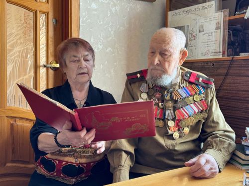 Бөек Ватан сугышы ветераны Александр Маловта кунакта