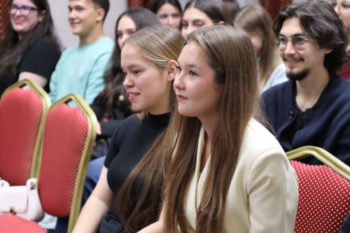 Беренче курс студенты көне