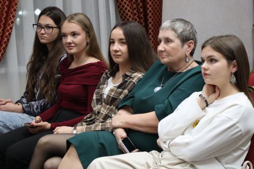 Беренче курс студенты көне