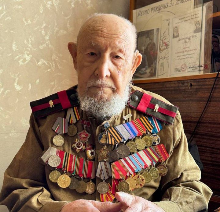 Рейхстаг дивары «Малов» фамилиясен бүген дә саклый