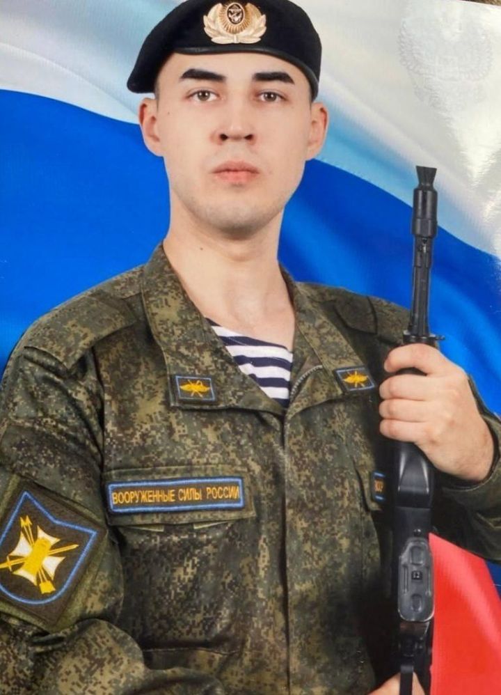 Сәвәләй егете Артем Рябов диңгез пехотасында хәрби бурычын үти