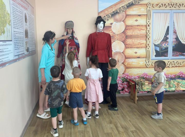 Иске Гришкинда балалар керәшен мирасы белән танышты