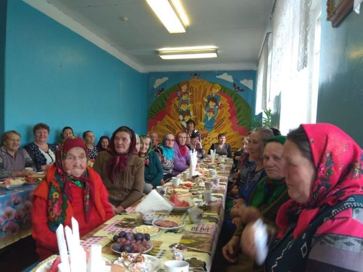 В селе Старое Гришкино прошло мероприятие, посвящённое Дню пожилого человека