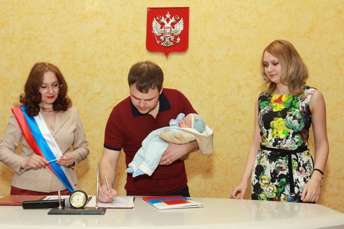 Россиянам предложат автоматическую систему регистрации рождения и смерти