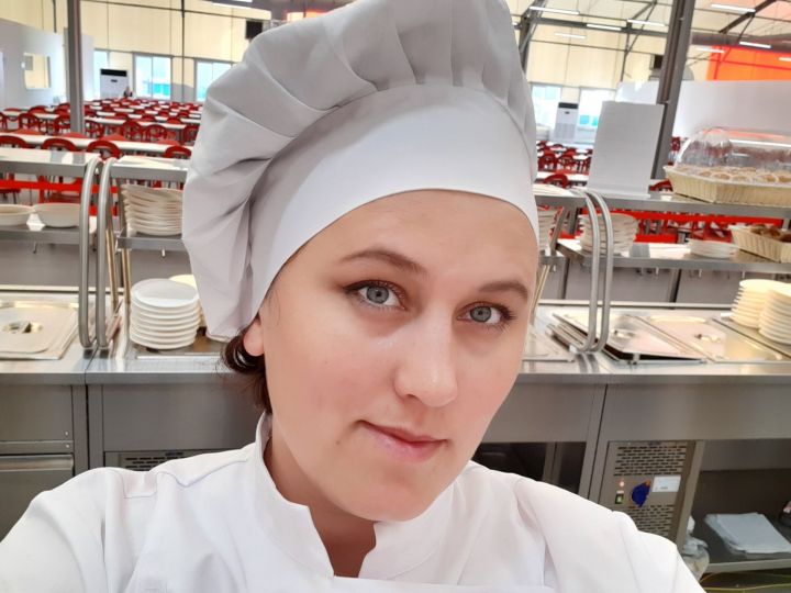 Карендәшебез Алевтина Харитонова WorldSkills чемпионатында повар булып эшләгән