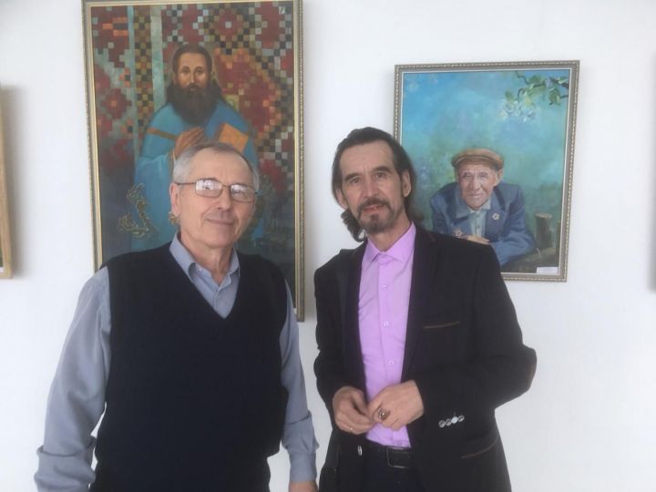 В Набережных Челнах открылась выставка художника Ильи Максимова