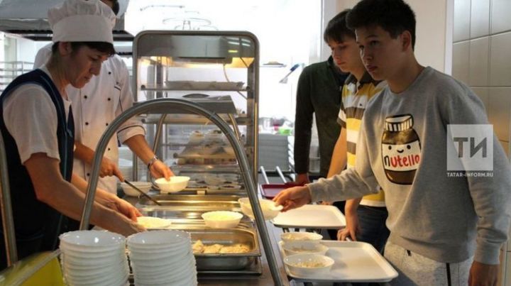 Школы Татарстана готовы обеспечивать начальные классы бесплатным горячим питанием
