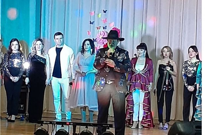 Виталий Агапов провёл благотворительный концерт в родном селе