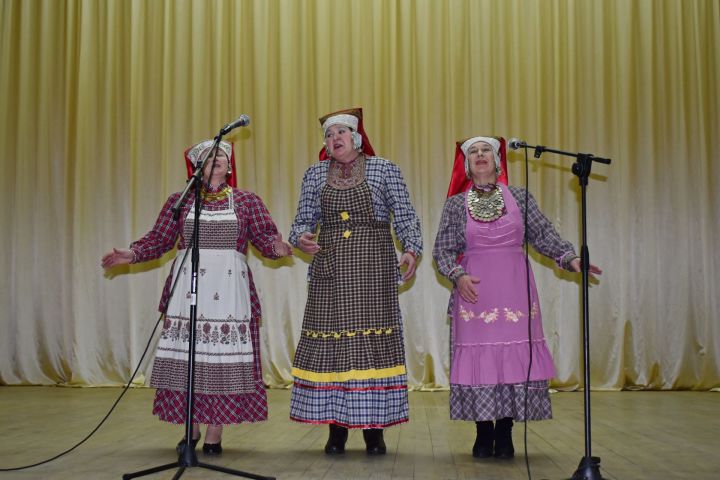 В посёлка Татарстан состоялся праздничный концерт