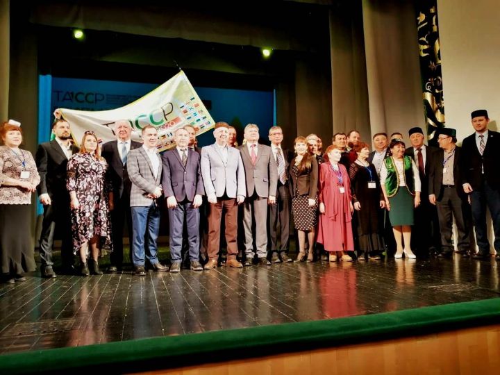 В Оренбурге прошла торжественная церемония чествования флага 100-летия ТАССР
