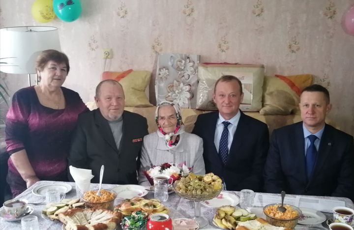 Ольга Кондратьева отмечает 90-летний юбилей