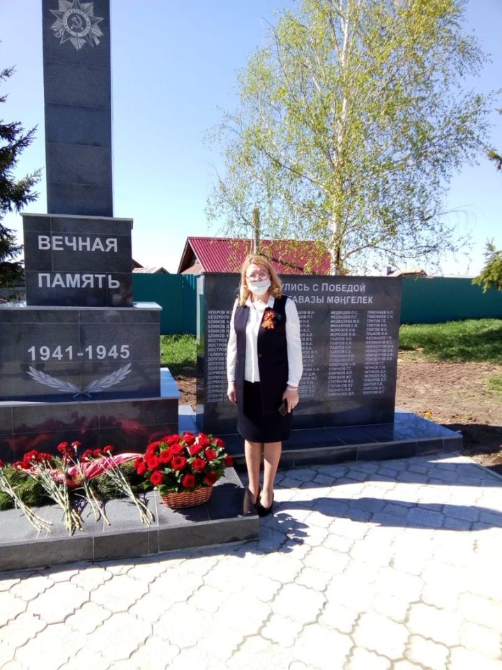 В селе Кибячи открыли памятник погибшим в ВОВ сородичам