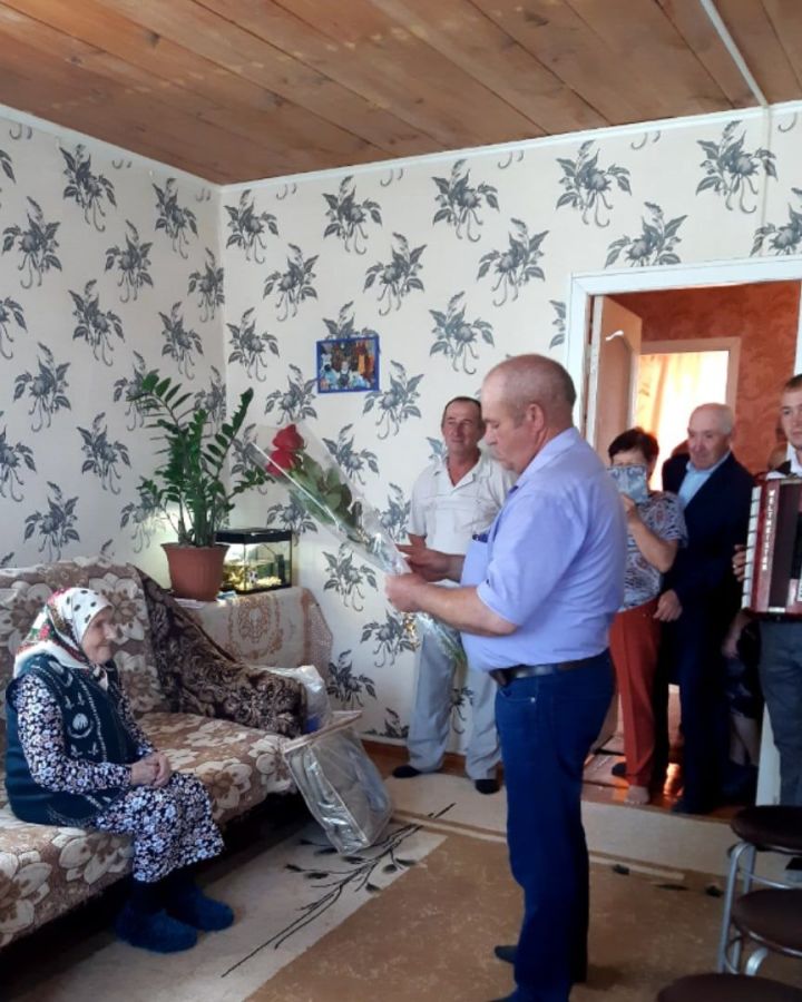 Жительница села Нижнее Бишево отметила 90-летний юбилей