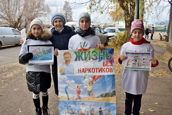 В поселке Татарстан Тукаевского района прошла антинаркотическая акция